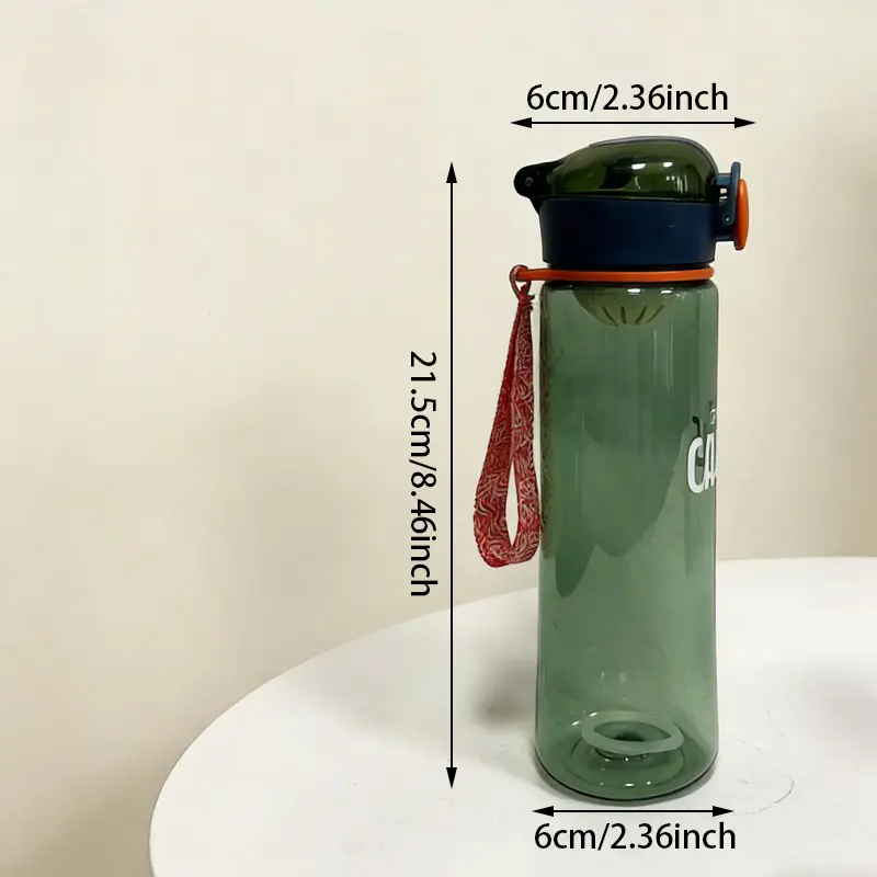 Plastični kozarec z mrežico za filter z odbojnim pokrovom